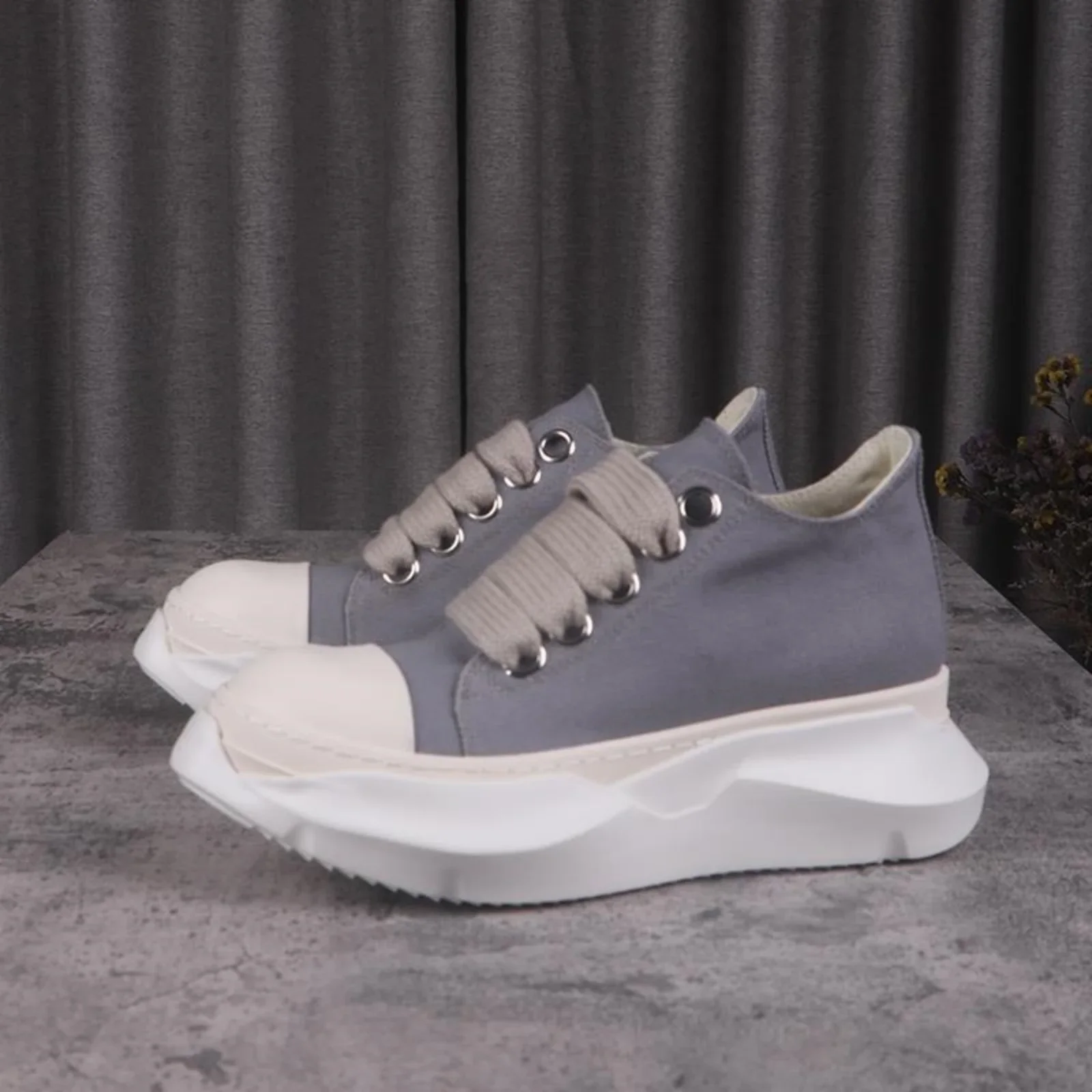 

Top Quality Men and Women Casual Sneakers 35-48 Fashion Brand Designer Tennis shoes Classic Punk Goth Trend Lace-up RO shoes