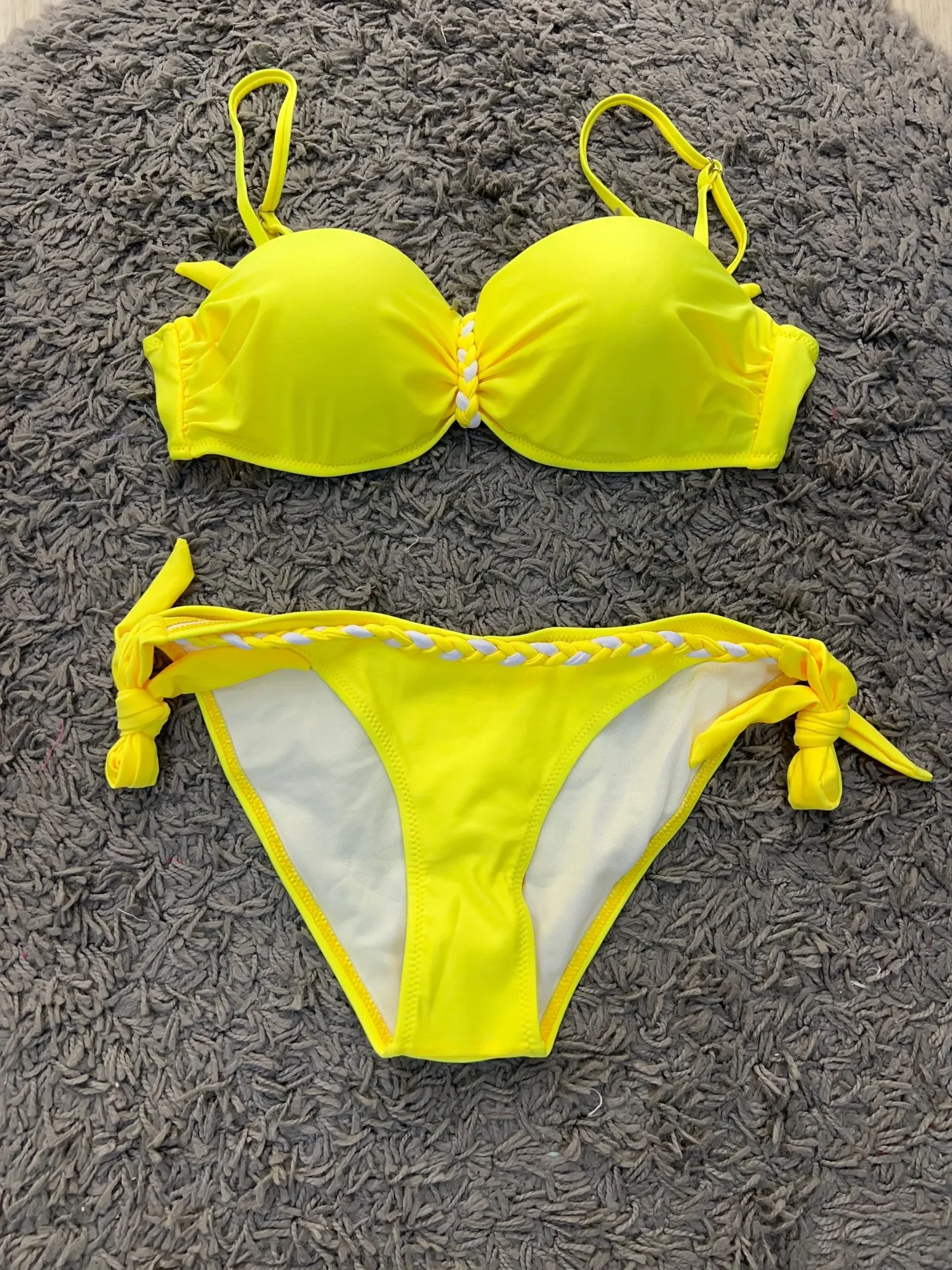 Traje de baño de banda amarillo para mujer, bañador de talla grande 3XL, sujetador con aros, Bikini de realce, conjunto de Bikinis trenzados, traje de baño 2024
