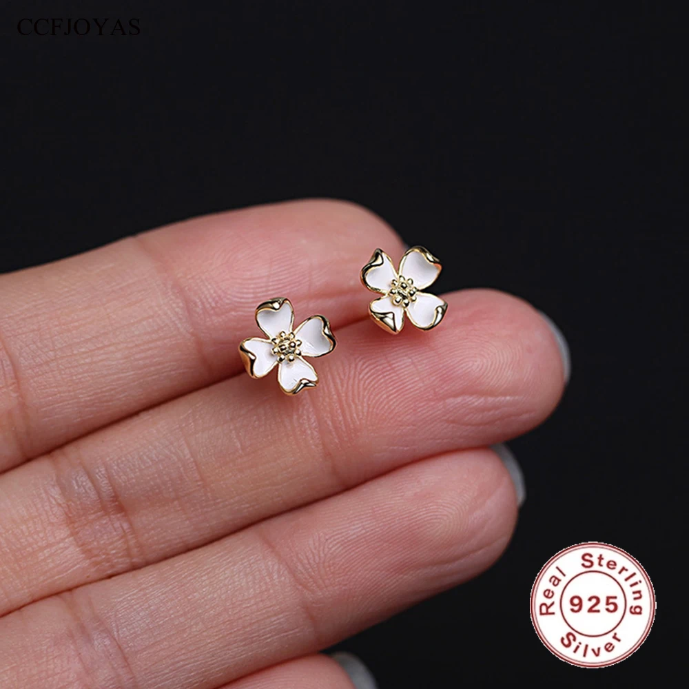 

CCFJOYAS 925 Sterling Silver Retro French Daisy Stud Earrings for Girl Simple INS White Enamel Mini Cute Studs Fine Jewelry