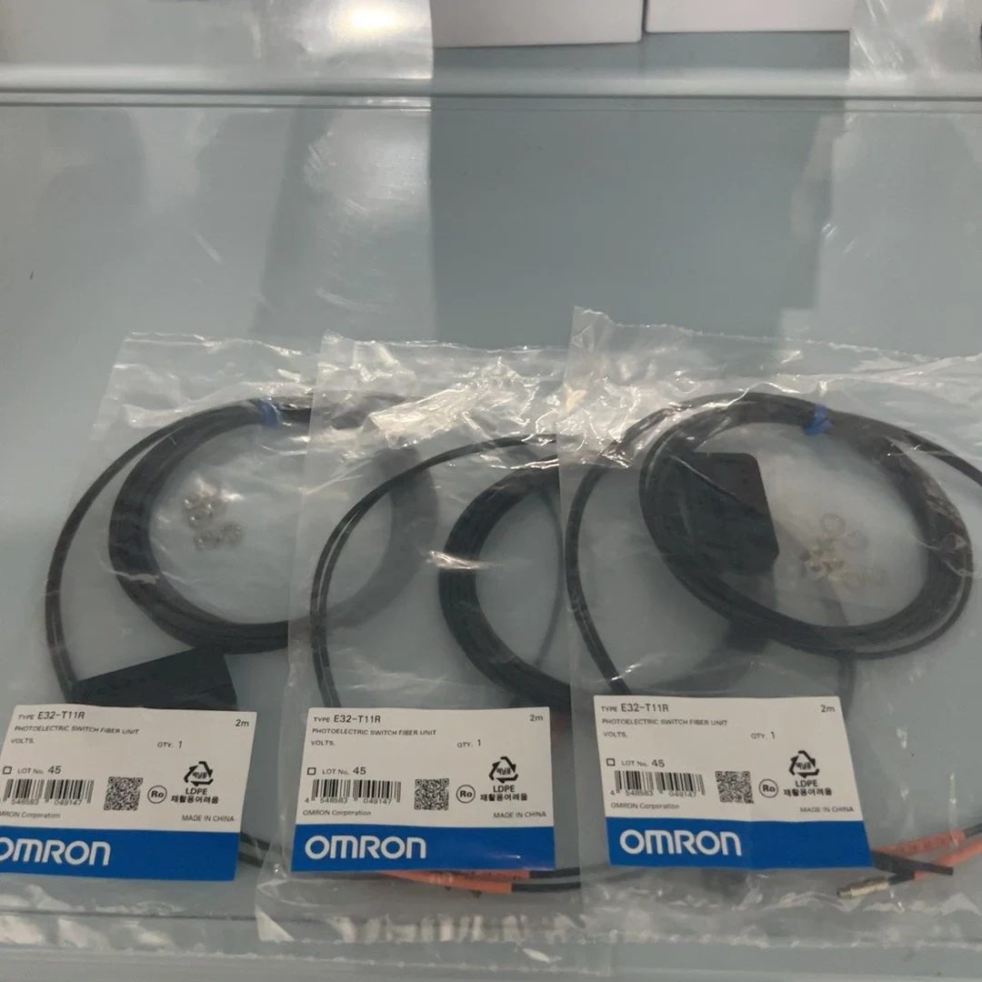 Omron E32-T11R fiber optic sensor, brand new original and genuine