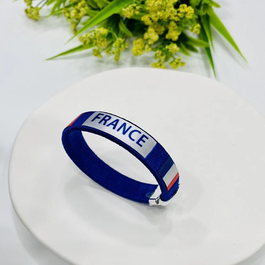

Браслет с национальными флагами, диаметр 65 мм, браслет с флагом страны, сувенирный браслет в стиле национального флага для футбольного матча, аплодисменты