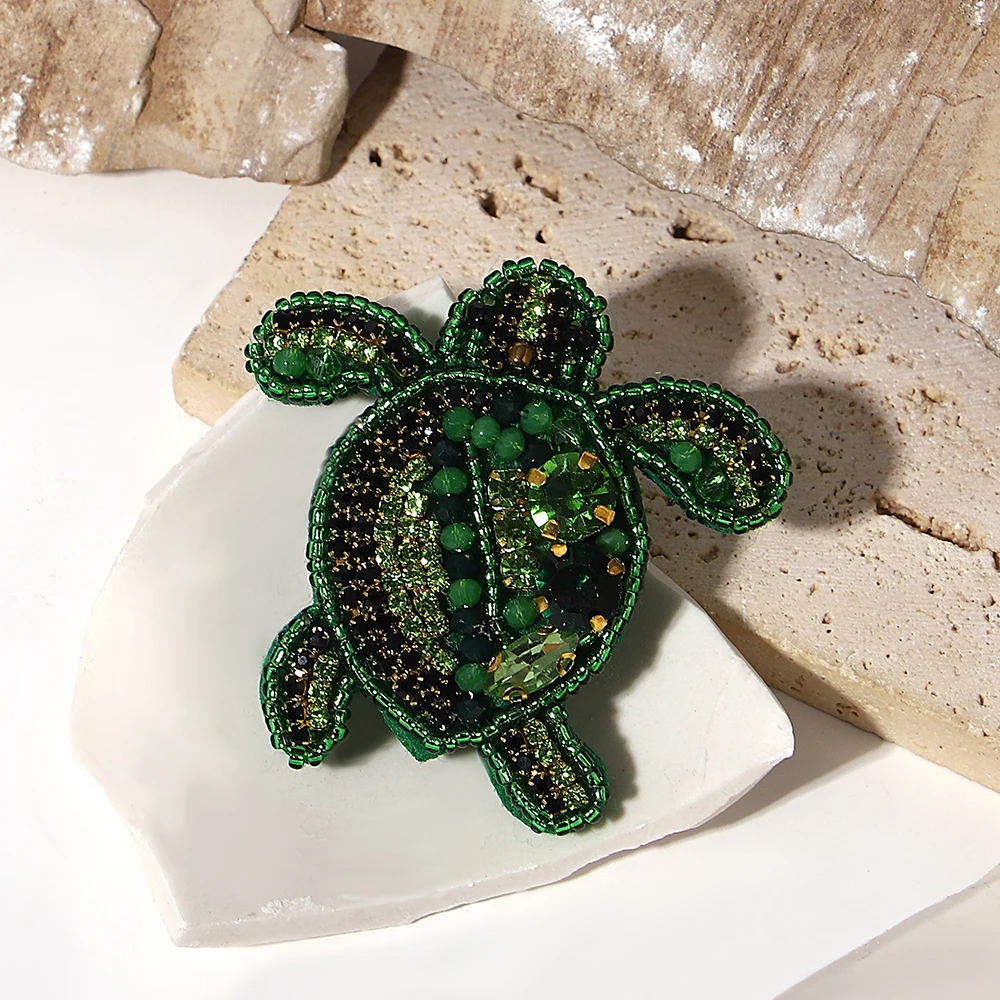 ALLYES Green Handmade Seed Beads Braided Brooch for Women Boho Rhinestone Turtle Brooches Lapel Pins Jewelry Gifts