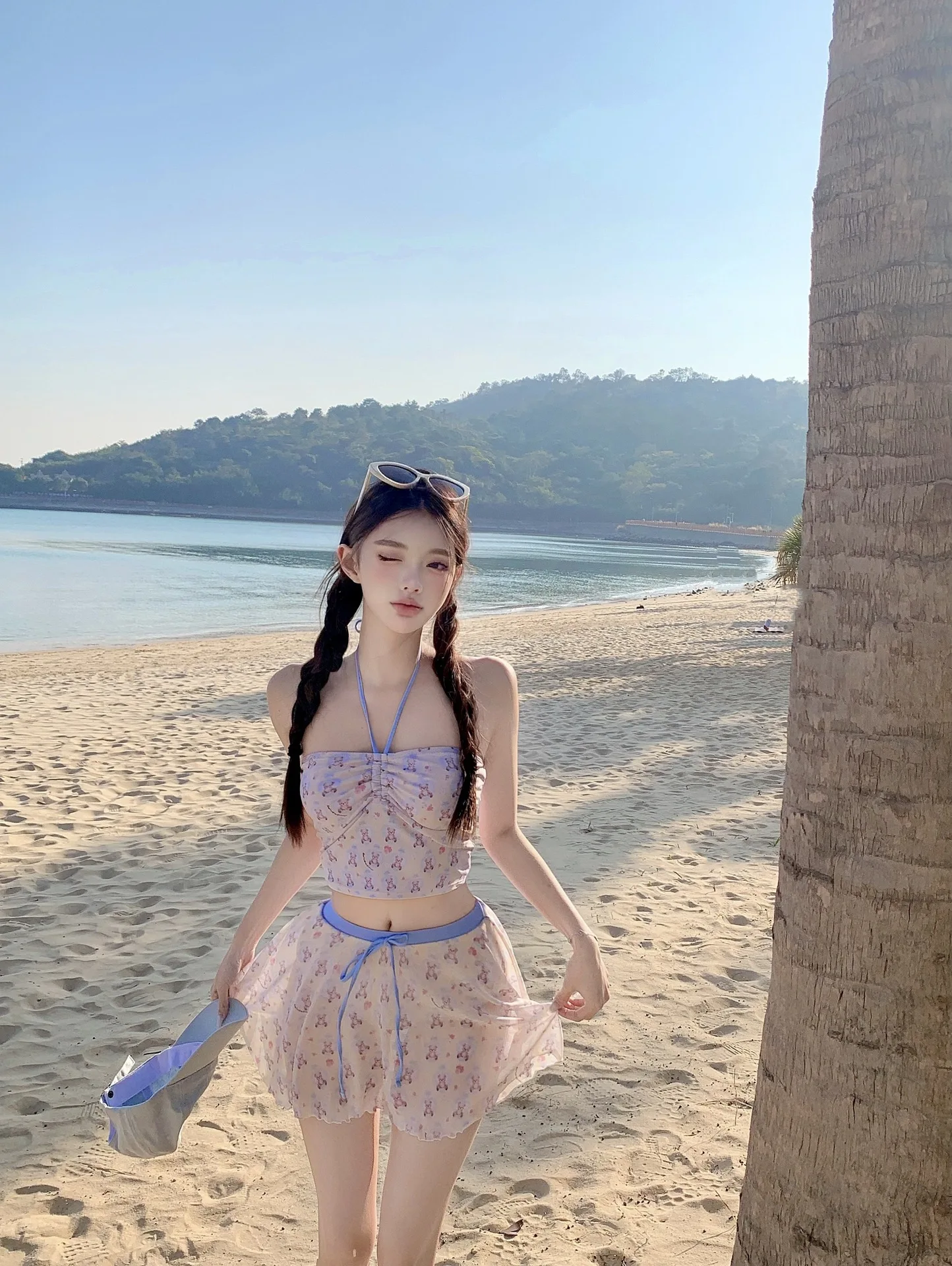 ชุดว่ายน้ำทูพีซน่ารักสำหรับผู้หญิง บิกินี่ทรงเต้าเล็ก เหมาะสำหรับวันหยุดพักผ่อน สไตล์เรียบหรู ดูสง่างามและเพรียว