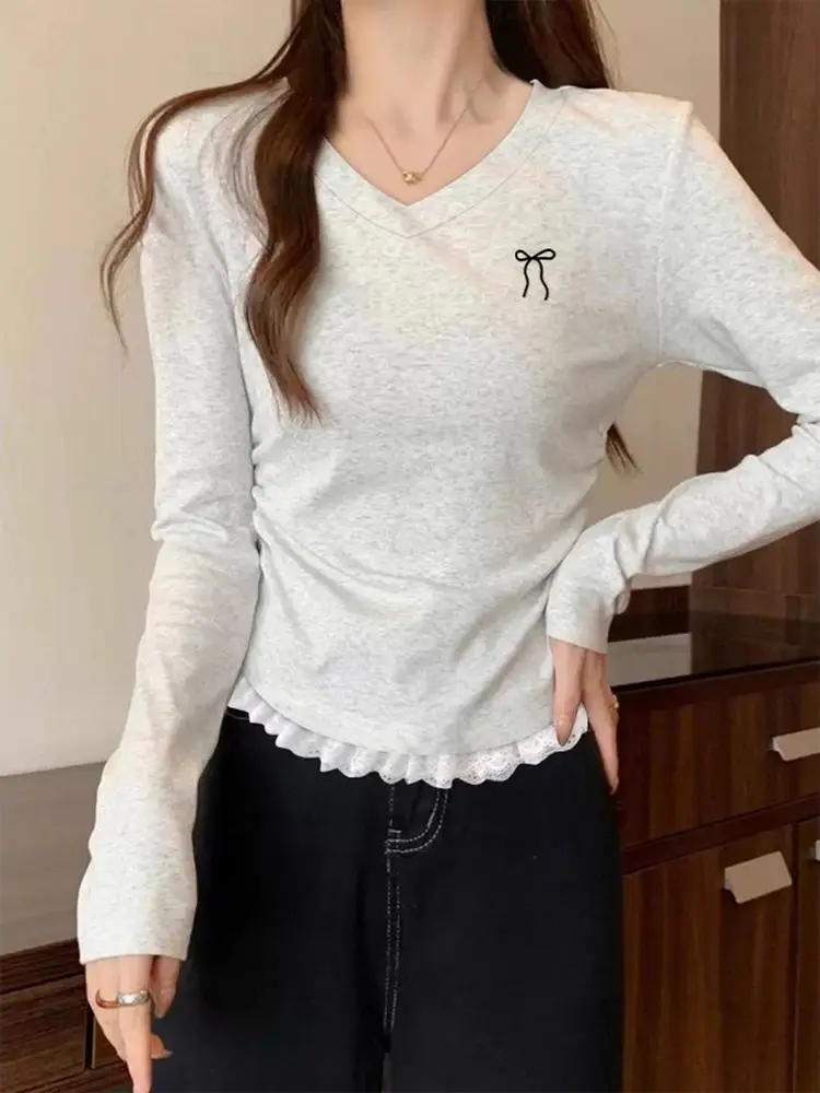 تي شيرت نسائي فريد من نوعه جميل مزين بالدانتيل طويل Sve بقصة ضيقة ومتعدد الاستخدامات أوائل الخريف وخصر عالٍ على شكل حرف V ناعم ومريح... #2