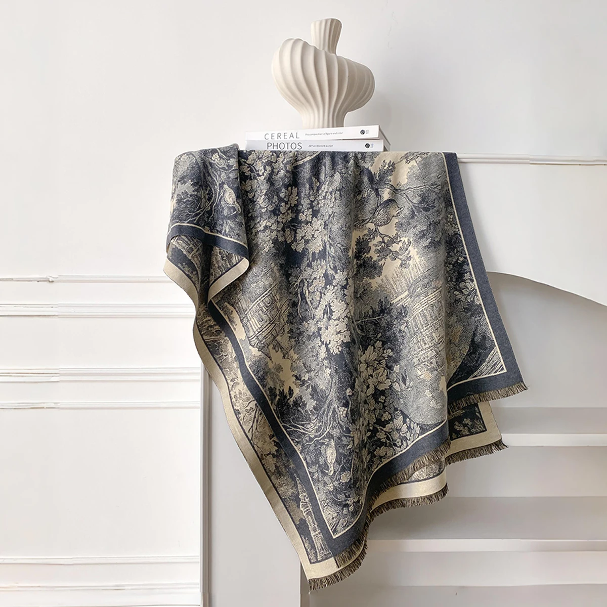 Eleganter Damen-Kaschmirschal im Retro-Stil mit doppelseitigem Landschaftsdruck, Winter-warmer Pashmina-Schal, Foulard-Poncho – Detail 10