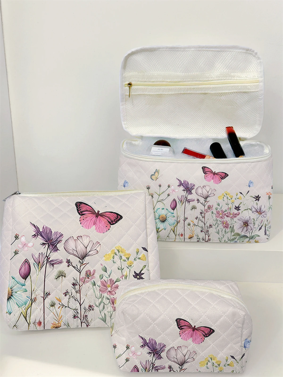 

1 Set Portable Makeup Bag, Large Capacity Design, Easily Accommodate Your Cosmetics, Lightweight And Portable For Storing Cosmet