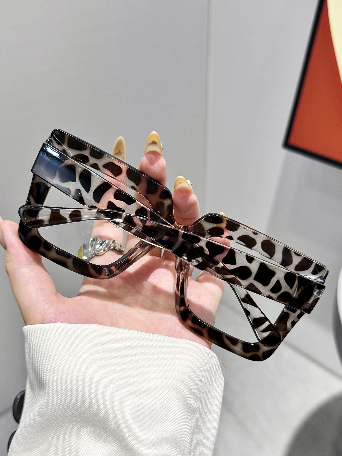 1pc retro high street style large frame glasses thick frame design net celebrity out of the street shape with accessories view 3
