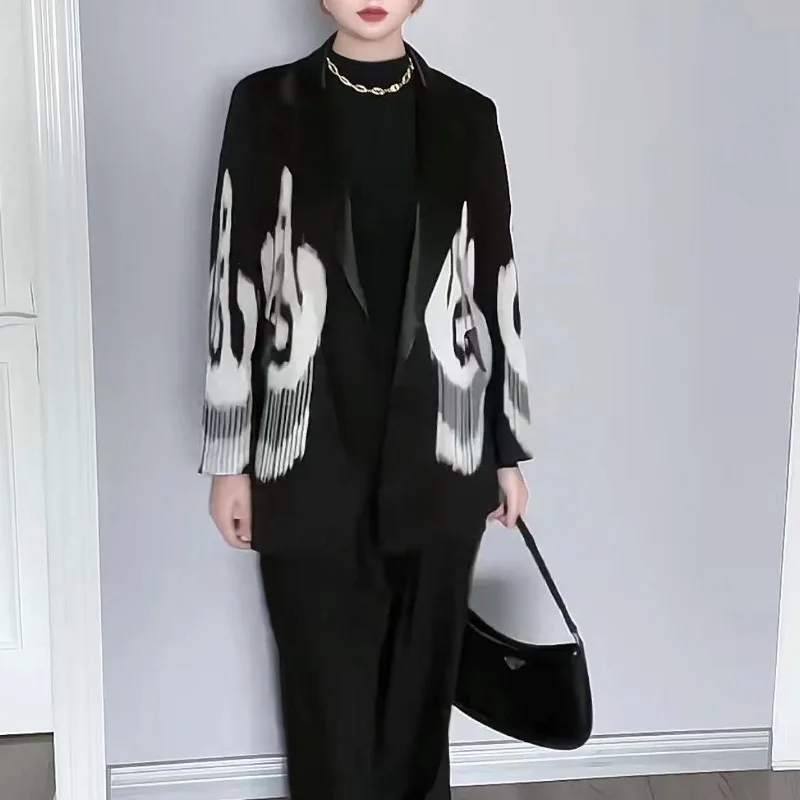 Spring or Autumn Luxury High-grade Temperament Xinjiang Ethnic Black Printed Suit Jacket Ethnic Style Suit Outside Age Reduction