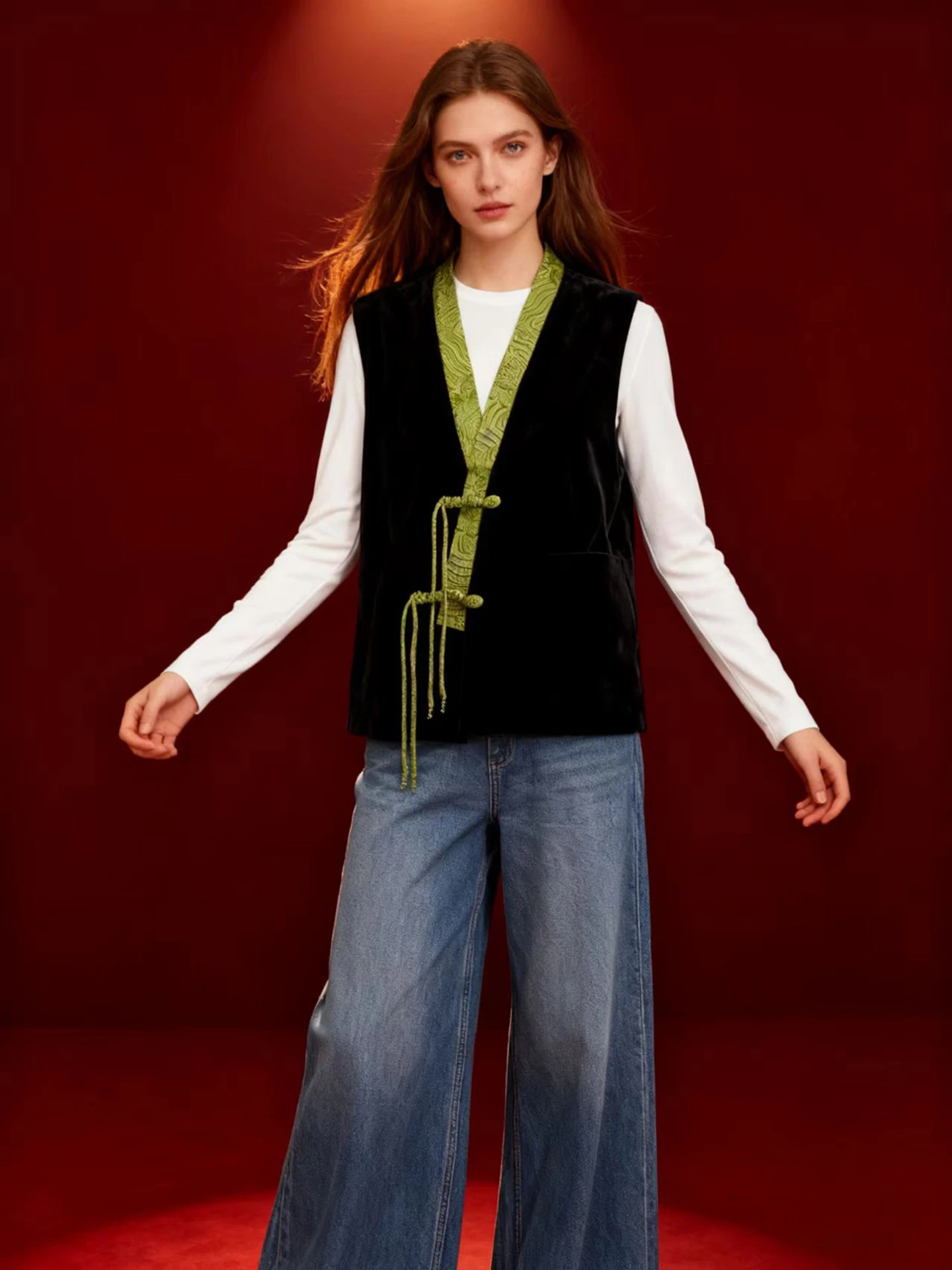 

HUAAPPUW Chinese Sle Loose Fit Top with Button Detail And Contrast Color Patchwork for Women Breathable Polyester Fiber