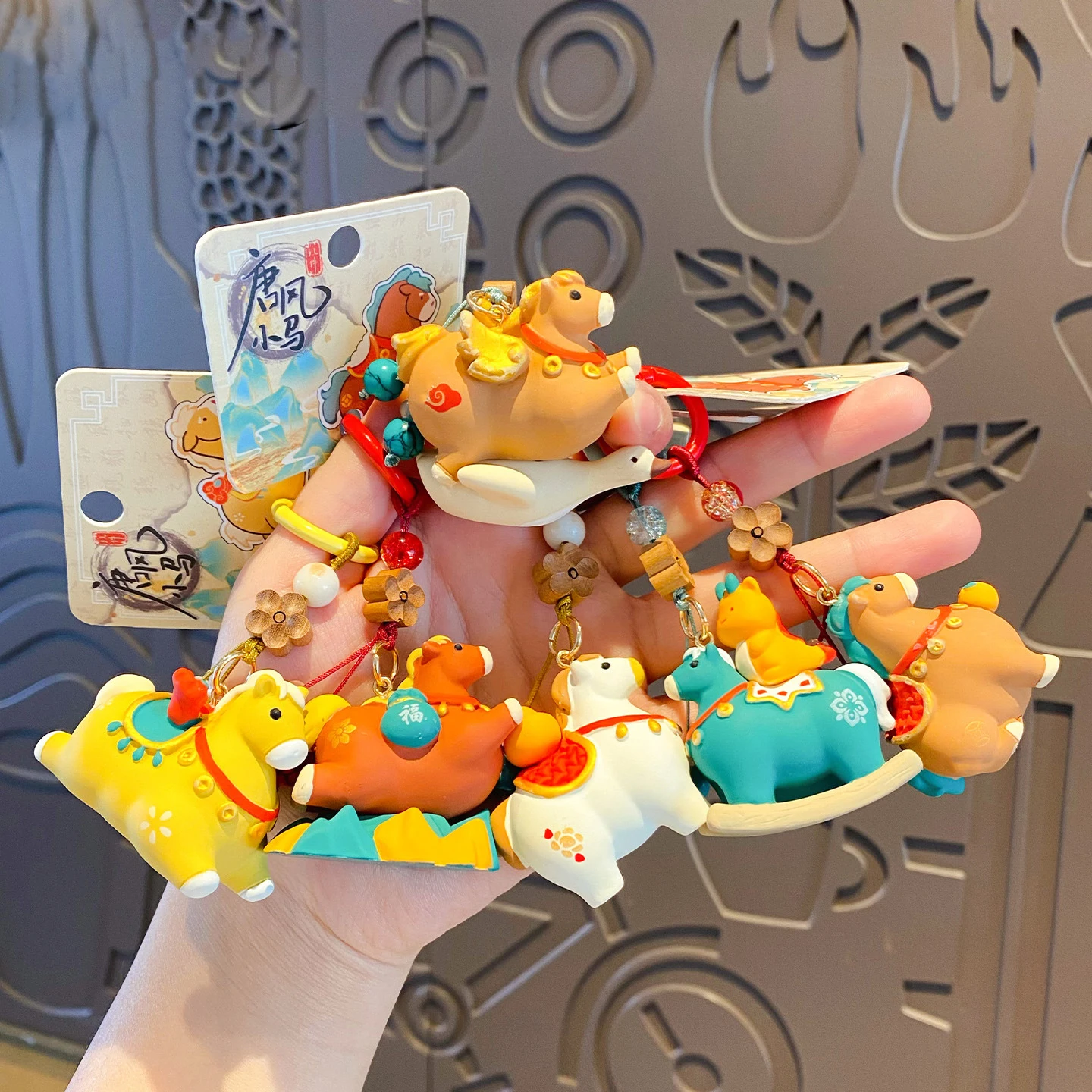 لطيف سلالة تانغ نمط السمين المهر دمية المفاتيح الصين شيك التنين الحصان زهر الكمثرى الزنجفر روبي الأزرق حجر مطرز المفاتيح