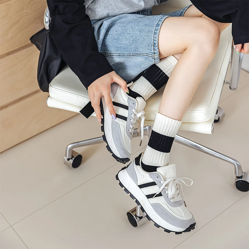 1Pair Women's Black And White Striped Socks Minimalist Style Embroidered Pentagram Women's Sports Socks Cotton Socks