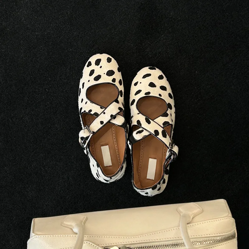 

Round Headed Cow Pattern Cross Mary Jane Shoes with A Single Button Flat Sole Women's Genuine Leather Korean Version Scoop Shoes