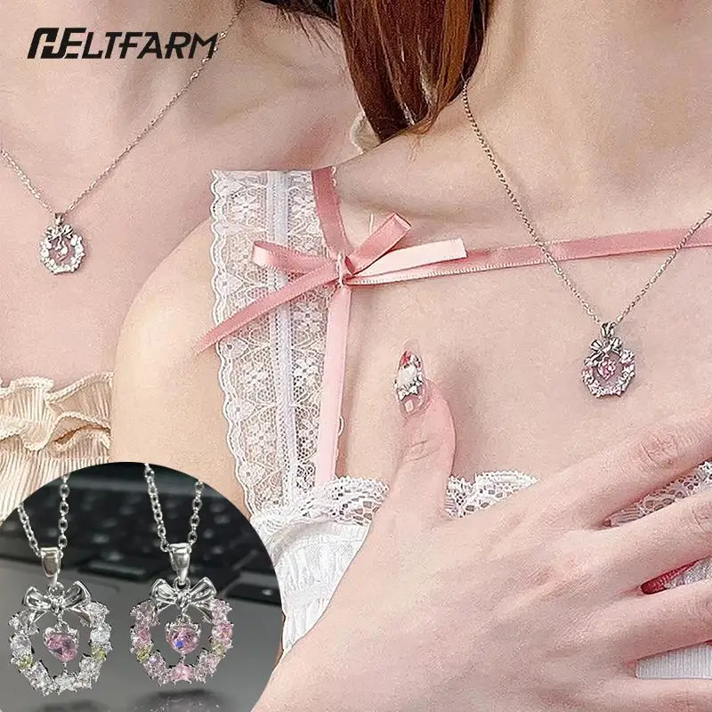 سلاسل من الكريستال الوردي على شكل قلب للنساء ، مجوهرات حساسة Y2K ، قلادة جميلة على شكل فيونكة ، إكليل الكريسماس