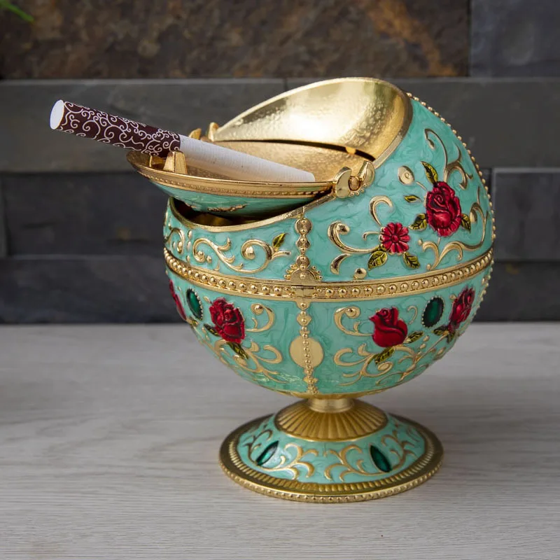 Nordic Light Luxury Creative Anti Fly Ash Windproof Ashtray Personalized Spherical with Lid Ashtray Metal Household Ashtray
