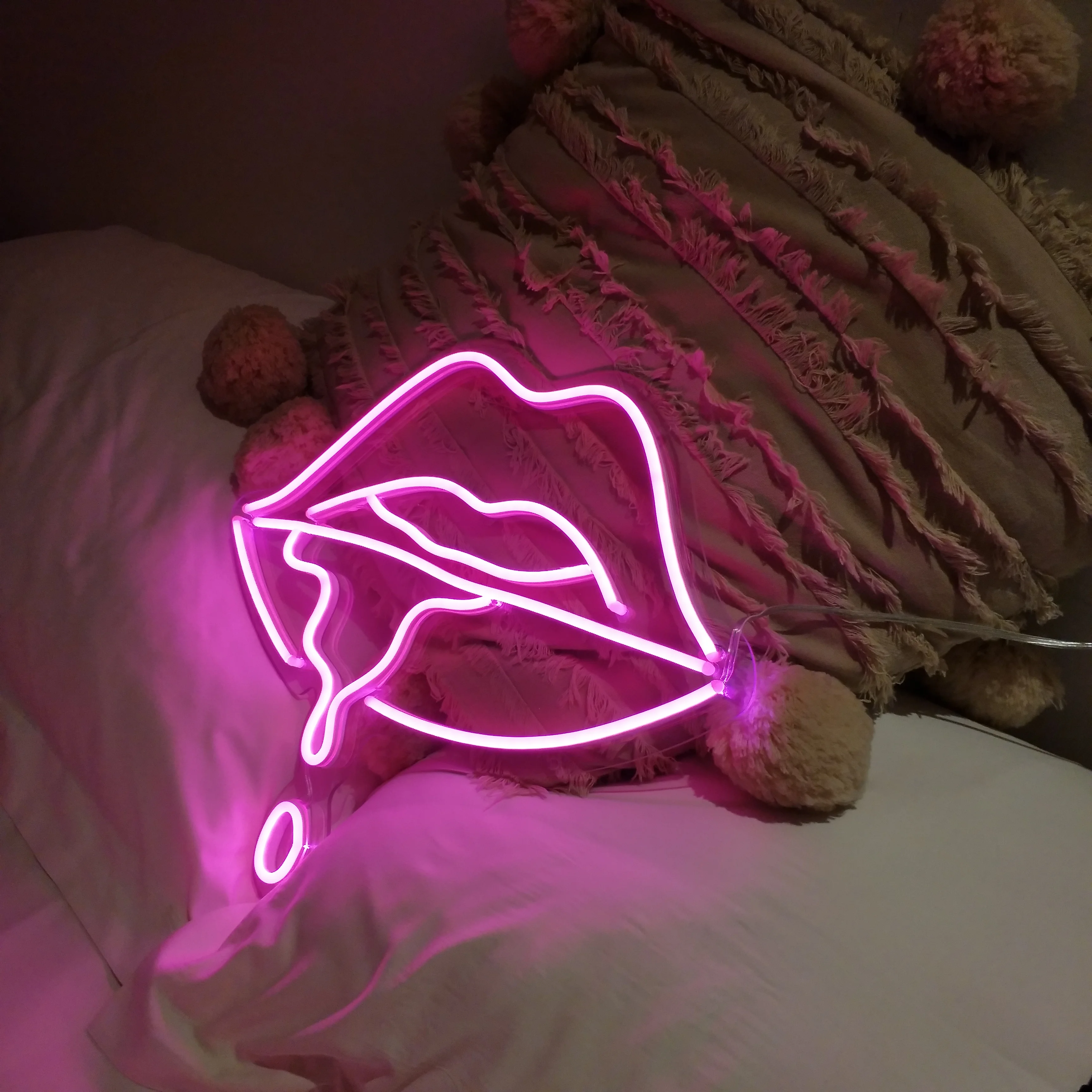 Dripping Lips Neon Sign Handmade Acrylic Artwork Led Light Lips Art Beauty Wall Art Bedroom Custom Neon Signs Personalized Gifts