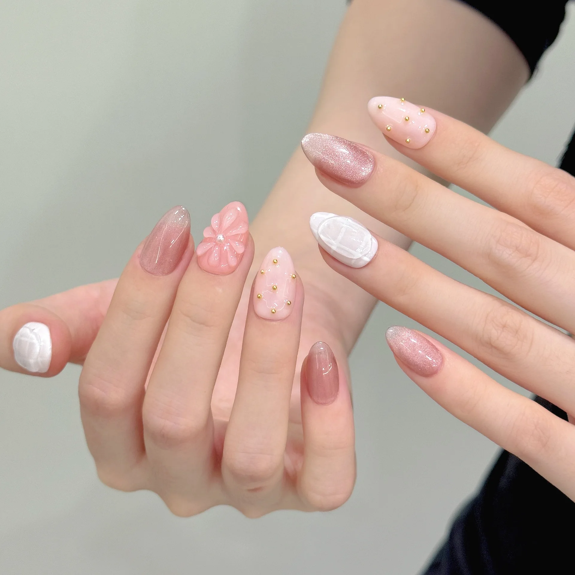 

10pcs Handmade Short Almond Press on Nails Ice Clear Milk Tea Fake Nails Wearable Reusable 3D Carved Flower Cat Eye False Nails