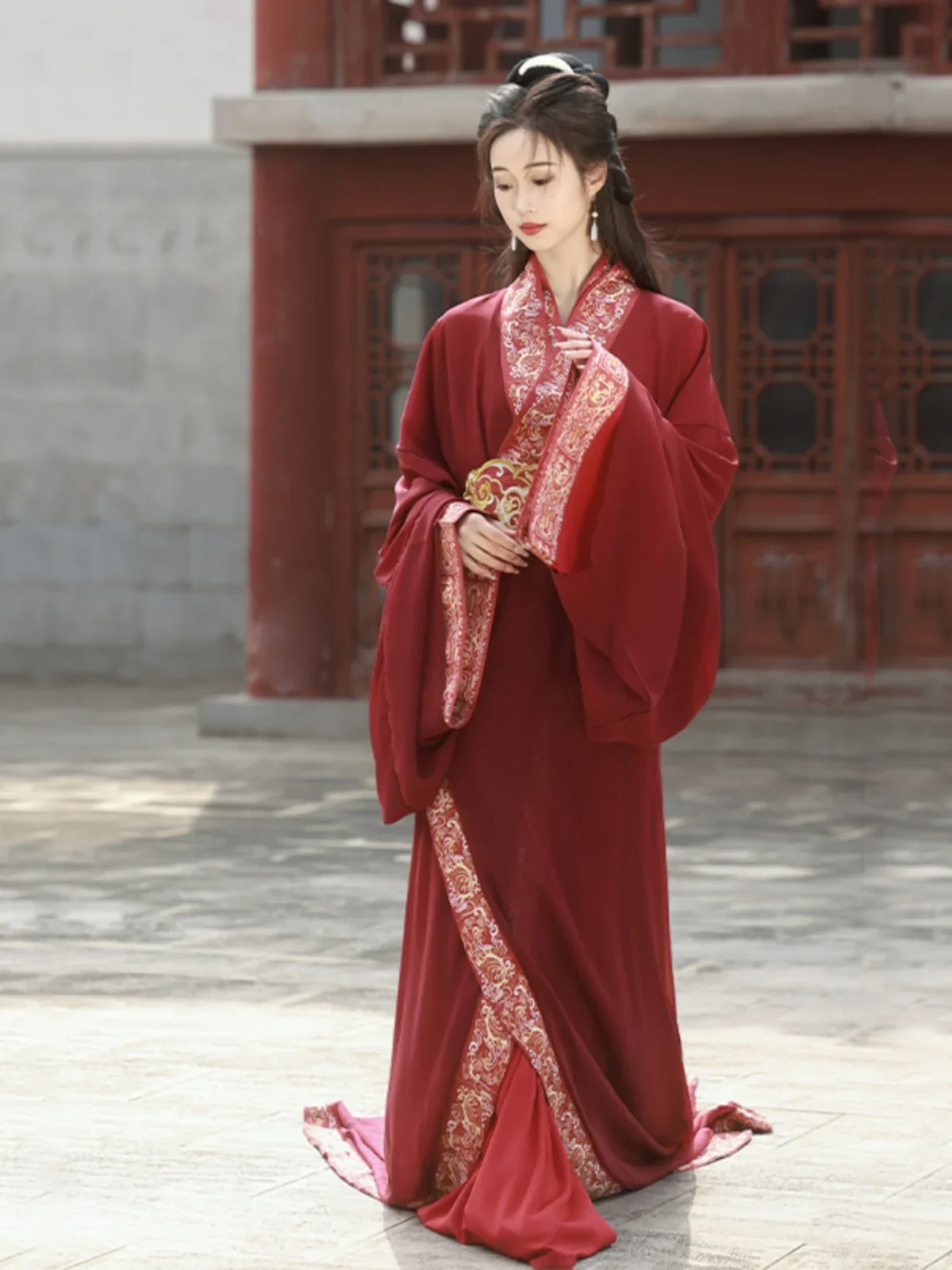 Hanfu female red, pink, black cross collar trailing Warring States robe embroidered dress Chinese traditional dress