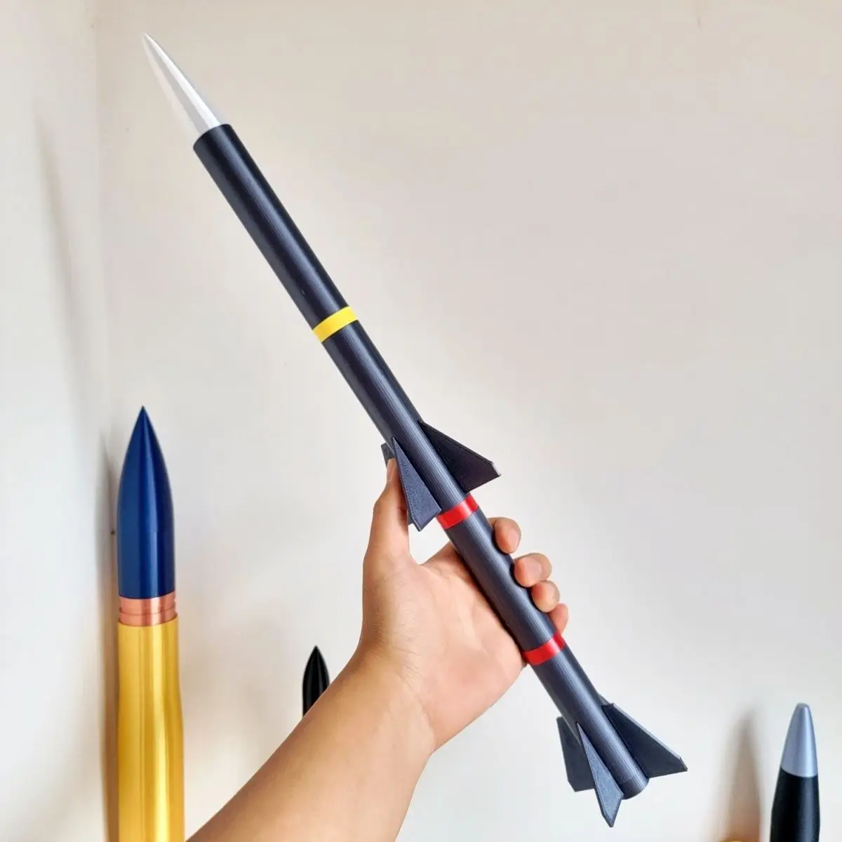 

3D-печатная модель ракеты AIM-120, масштаб 1:8, имитация американской воздушно-воздушной ракеты, для военных фанатов, образовательный сувенир, подарок