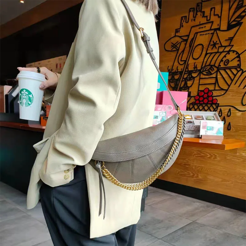 Fanny Pack de couro genuíno com corrente, bolsa transversal no peito, moda tudo em um, alta qualidade, novo, 2020