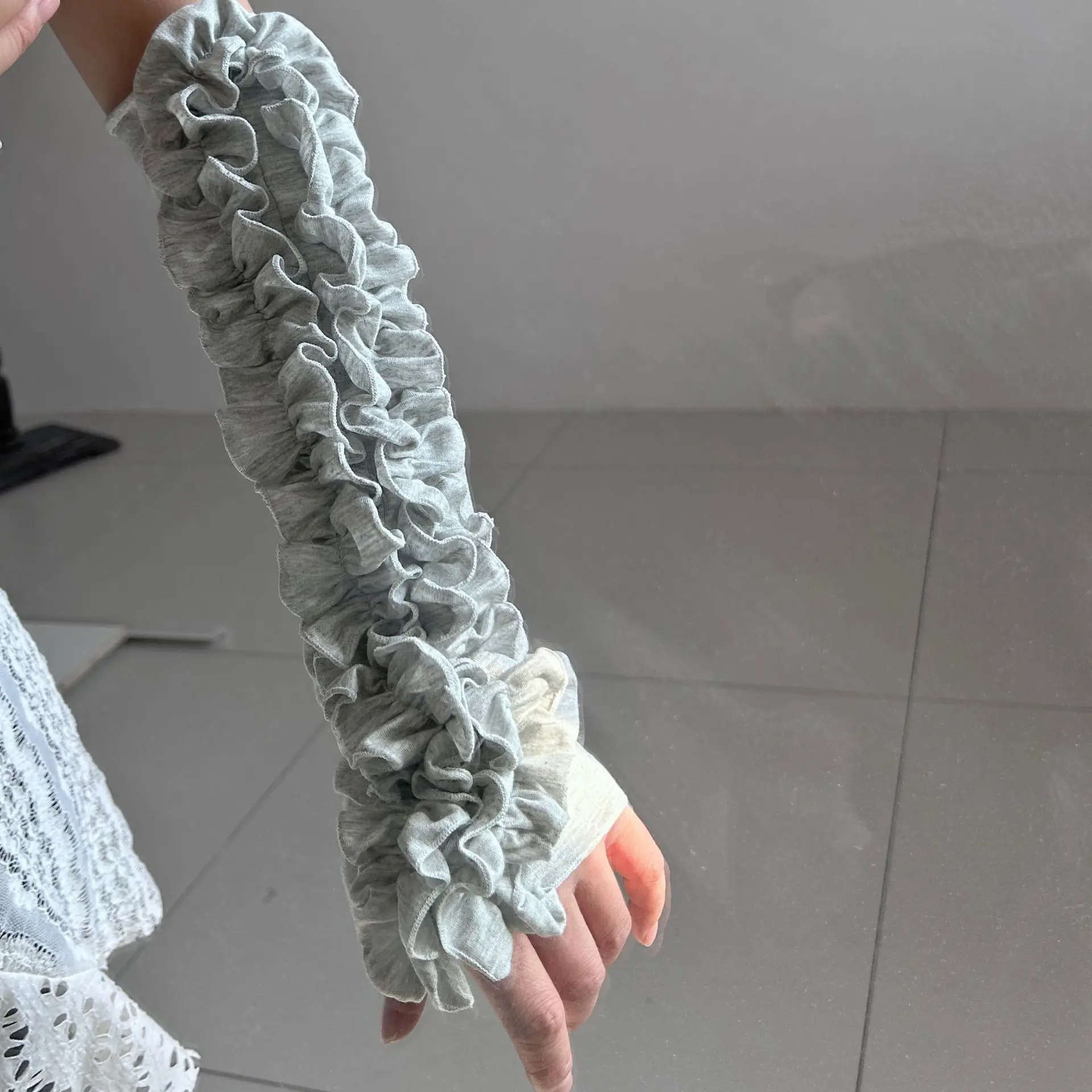 

Women's White Black Vintage Lace Gloves Girls Summer Sunscreen Dancing Coaplay Party Driving Arm Sleeve TB652