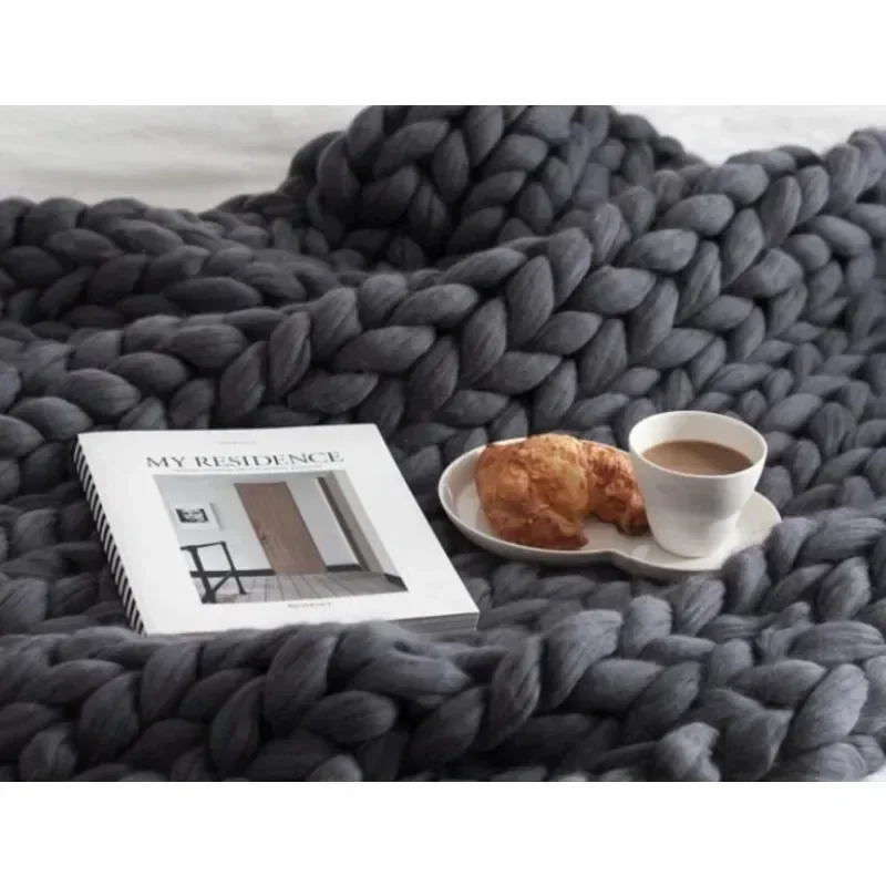 Luxury Heavyweight Knit Blanket, Hand-Woven Soft Throw for Bedroom Living Room Nordic Style Chunky Knit Throw Blanket