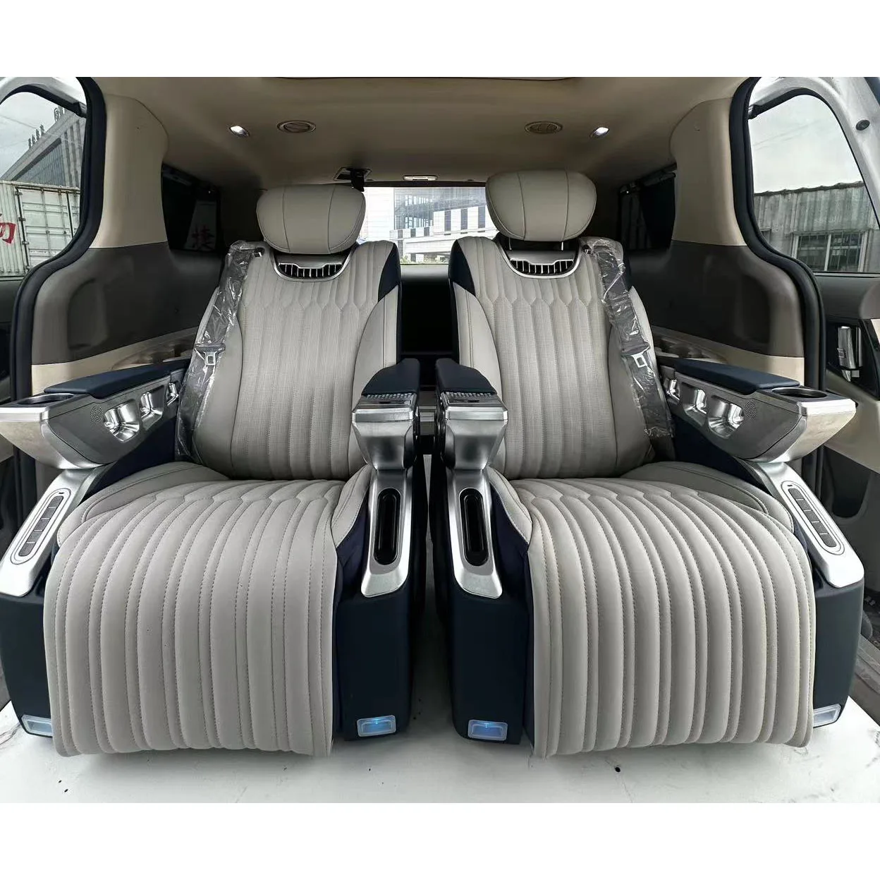 

Tom AutoCustom Luxury VIP Captain Seat for Vito Auto Gravity Reclining Bus Chair Ambient Lights for Cars Vans Minibuses Coach Sp