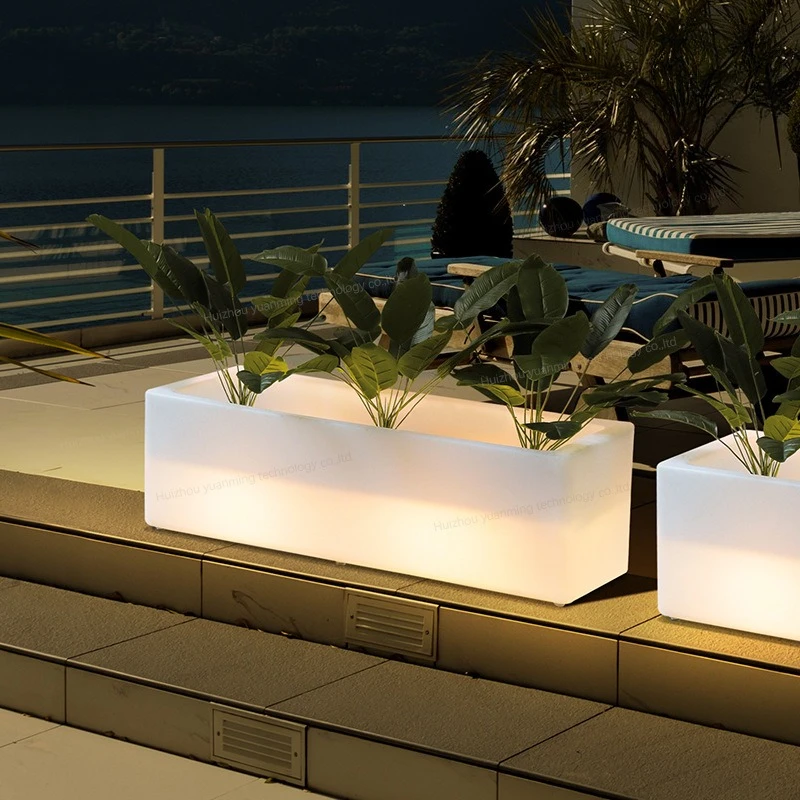 Simulated green plants, courtyard fence partition, rotational molding flower pot, light luxury and advanced sense