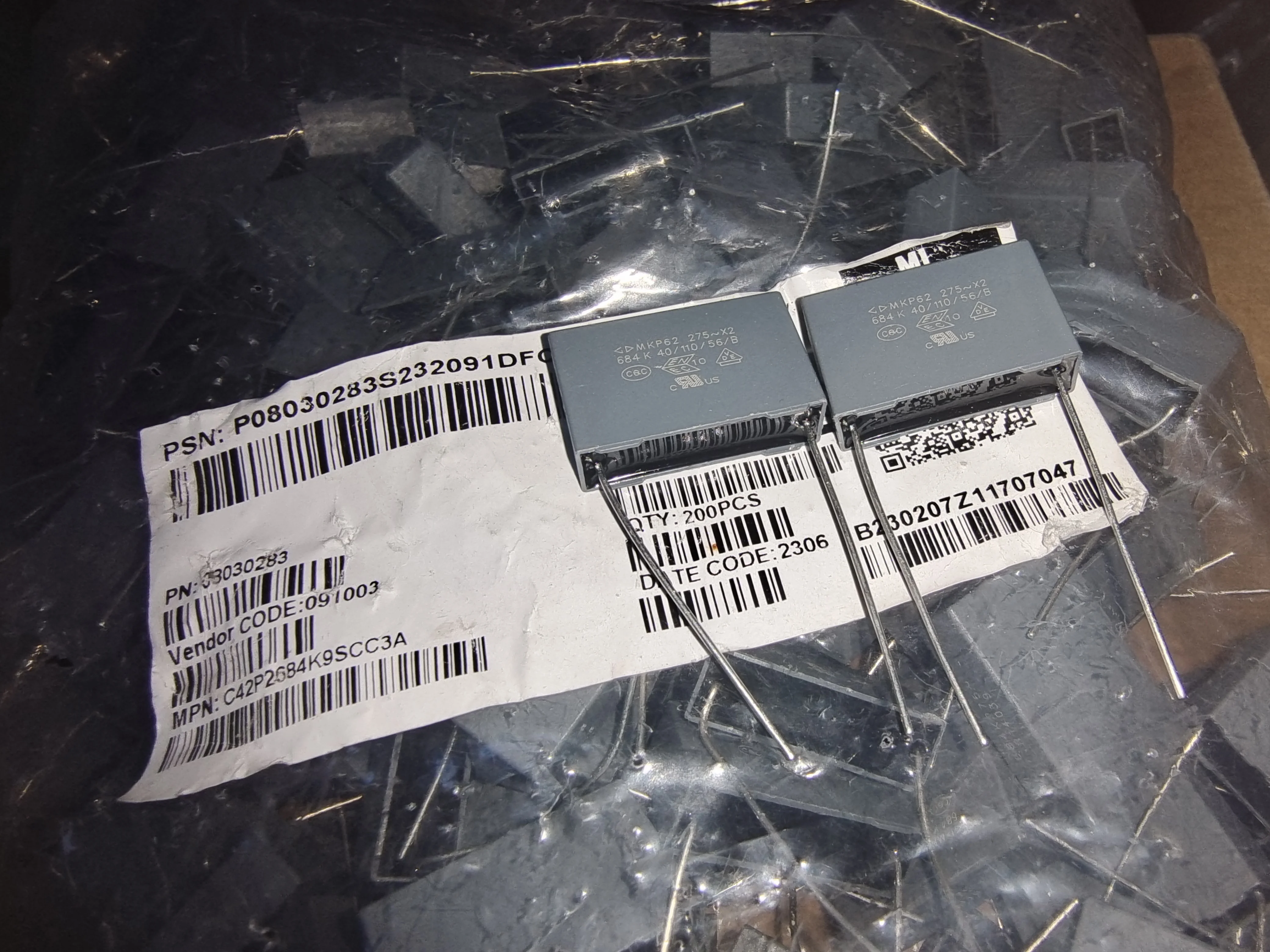 

10PCS Specification MKP62 X2 Capacitor AC305V 310v 275vac 684K 0.68uf 680nf Anti-interference P10mm P15mm P27.5mm P22.5mm