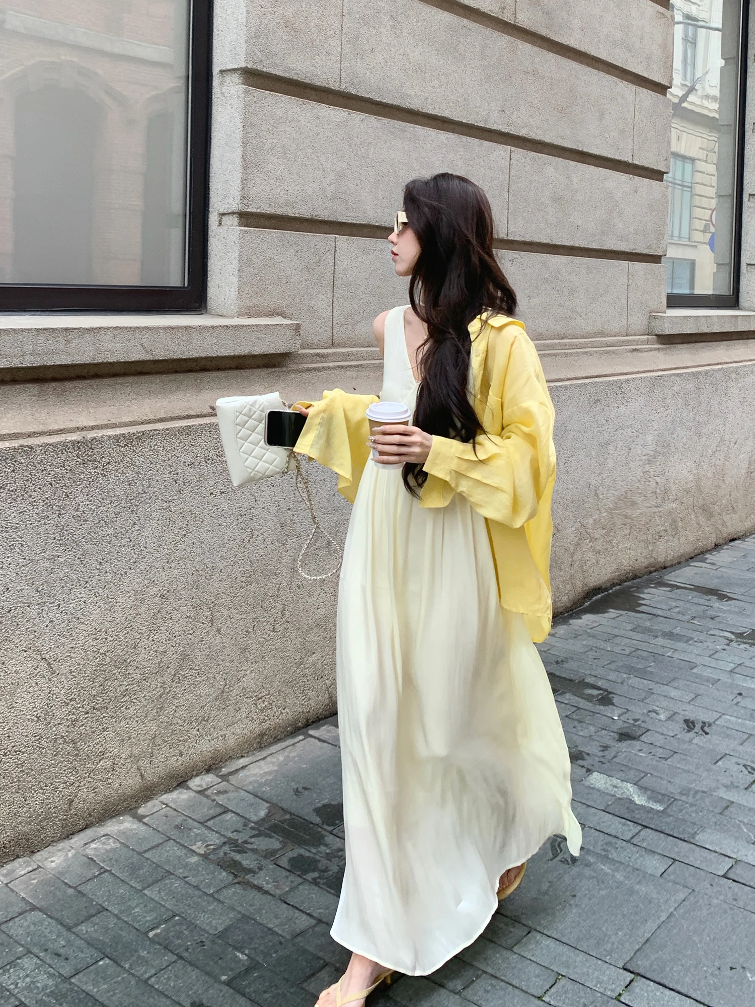 

Женское длинное платье без рукавов с V-образным вырезом, в отпускном стиле, с фруктовым принтом, для дома, лето 2026, средней плотности, стандартный крой, фасон «фея»