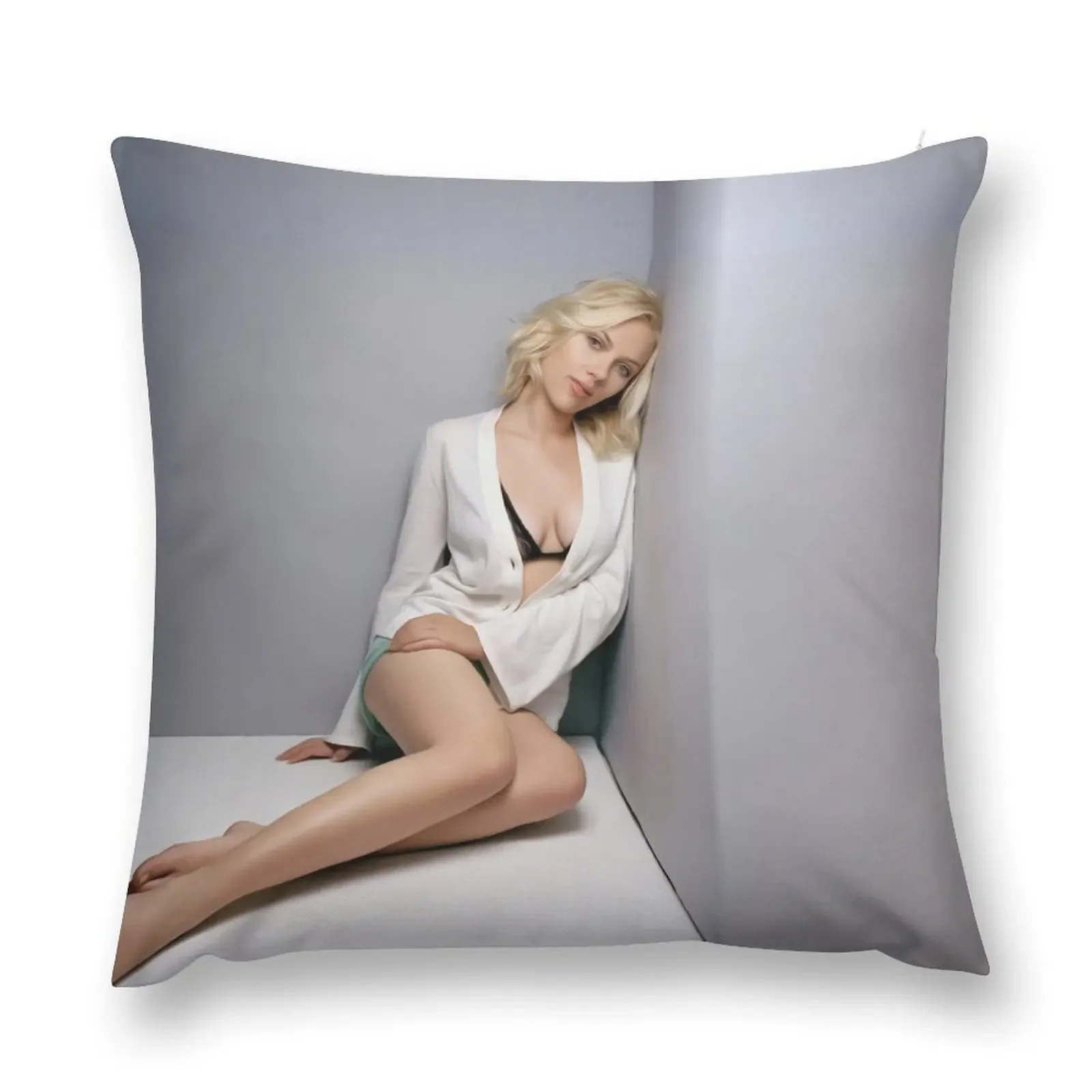 

Scarlett Johansson (Oil Paint Art) Throw Pillow Luxury Cushion Cover New year Luxury Living Room Decorative Cushions pillow