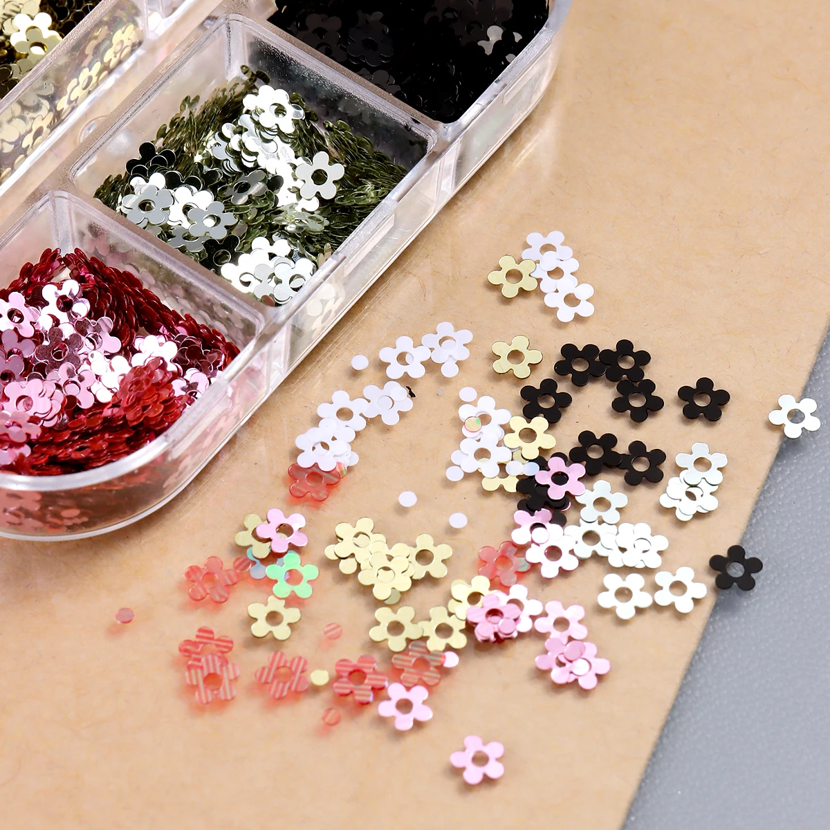 Kawaii 5 بتلات أسود أبيض مسمار الفن تقشر Y2K لامعة الذهبي مسمار زهرة الترتر ثلاثية الأبعاد لامع مسمار السحر ل مانيكير اكسسوارات