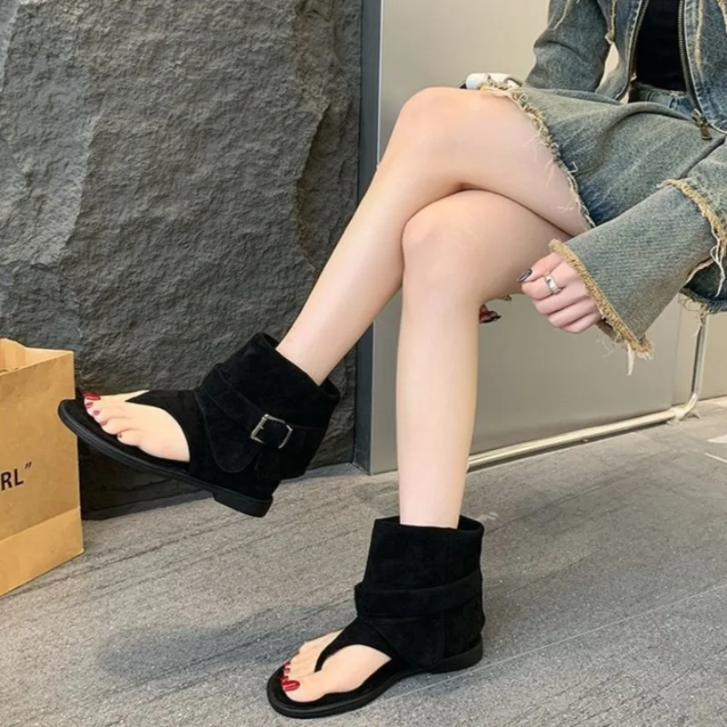

Women's Vintage Roman Sandals Perfect for Skirts 2026 Summer New Collection Stylish Versatile Gladiator Design Casual Sandals