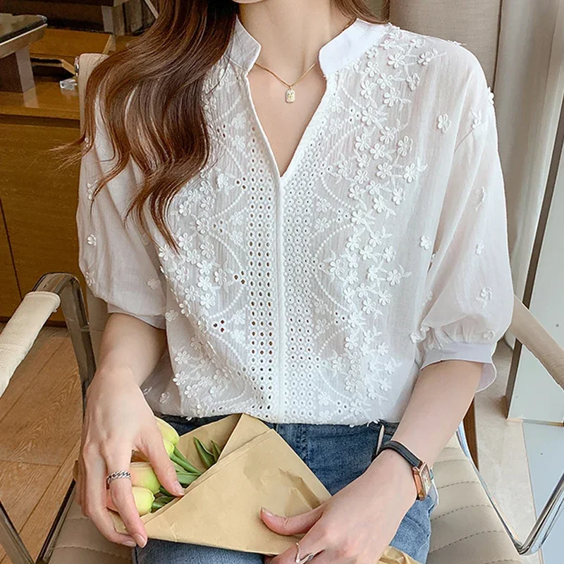 2024 Summer New Short Sleeve Blouse Women V-neck Women\'s Clothing Fashion Tops Woman Embroidery Cotton White Shirts Blusas 14204