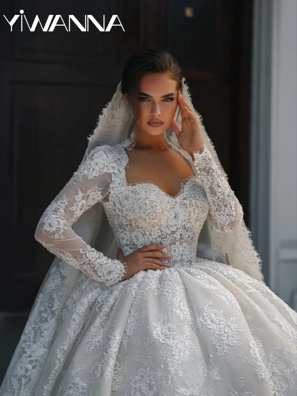 

Dreamy Pearls Lace Wedding Dress Floor-length Sweetheart Neck Bridal Gown Customized Long Sleeved Ball Gown Dresses For Bride