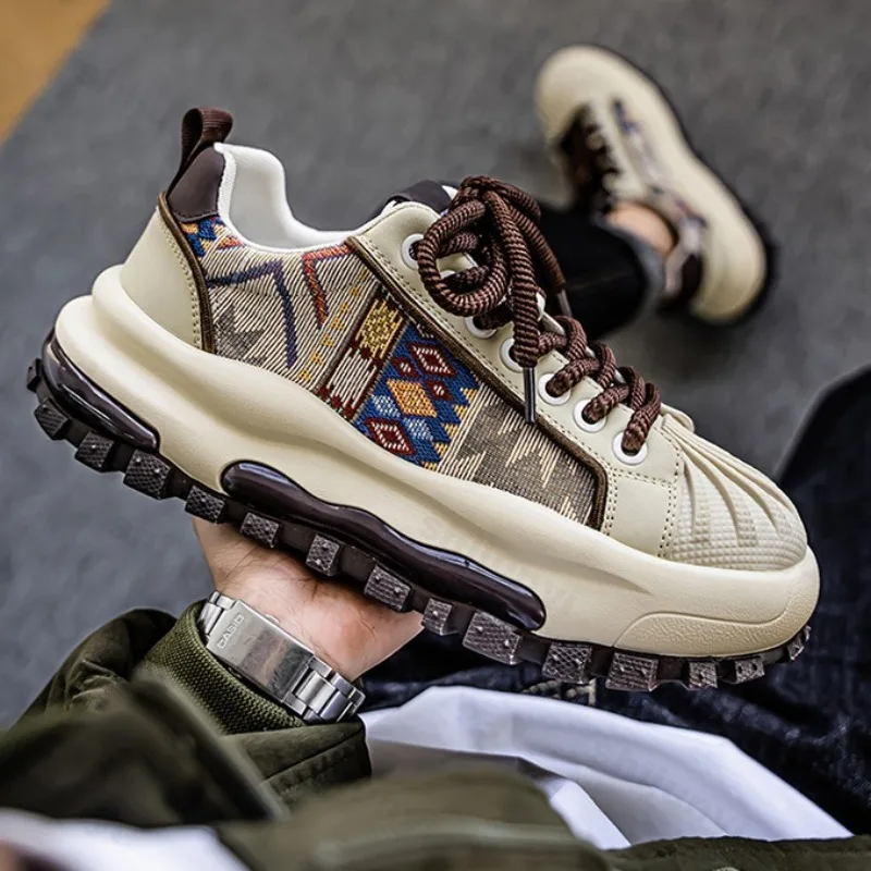 

Мужская повседневная спортивная обувь с низким берцем на толстой подошве, осень 2024, новый модный тренд, универсальные удобные нескользящие кроссовки на платформе