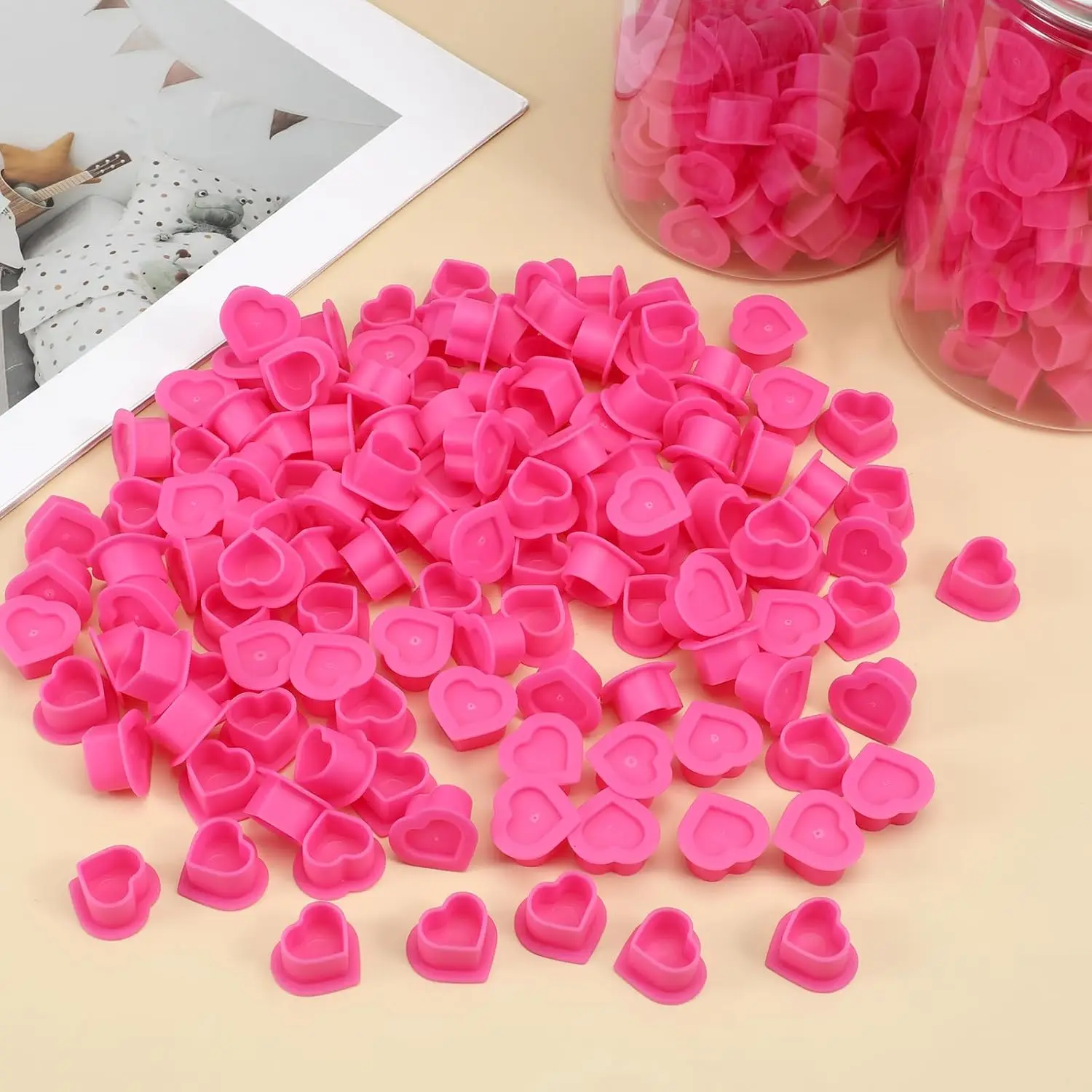 

200Pcs Heart Shaped Tattoo Ink Caps with Base - Soft Silicone Pigment Cups for Tattooing & Microblading - Stable Ink Holder Cont
