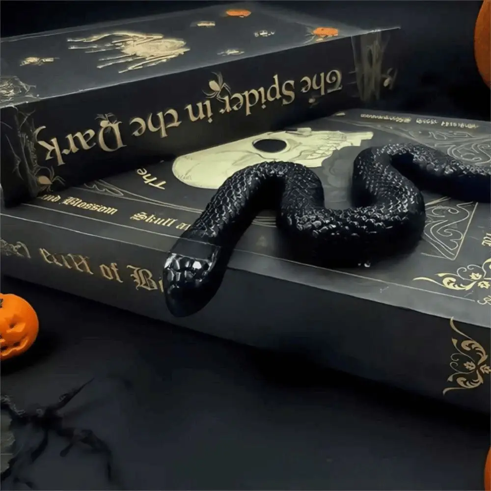 Serpente trasparente che spremisce gomma morbida plastica durevole ornamento a forma di serpente simulazione liscia scherzo serpente finto bavaglio per feste