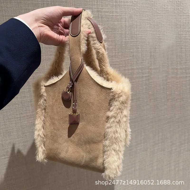 2025 Autumn And Winter New Plush Matte Suede Water Bucket Handbag Simple And Versatile Retro Style Fashionable Women Bag Trendy