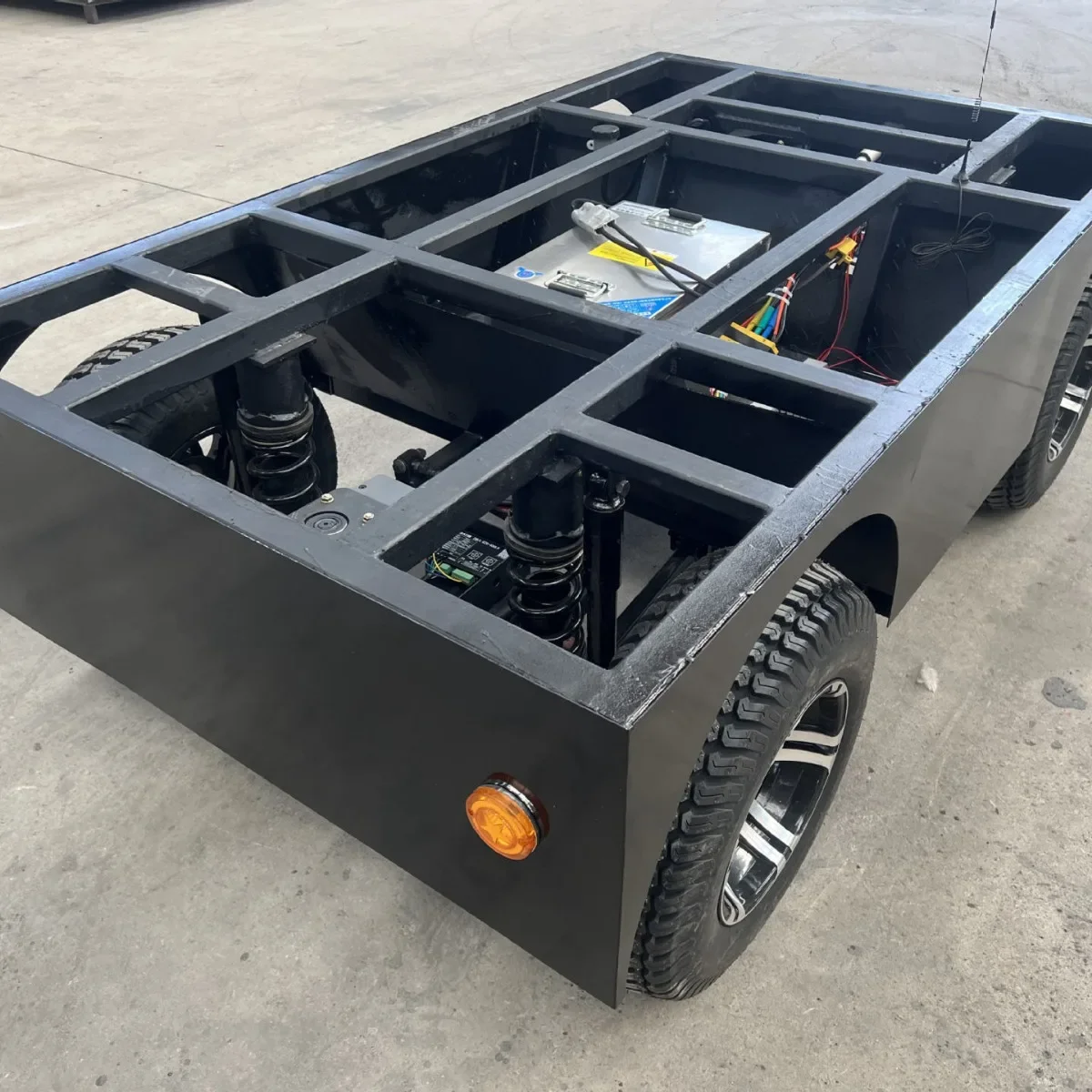 

Wire-controlled chassis unmanned remote control electric quad chassis cruise float chassis