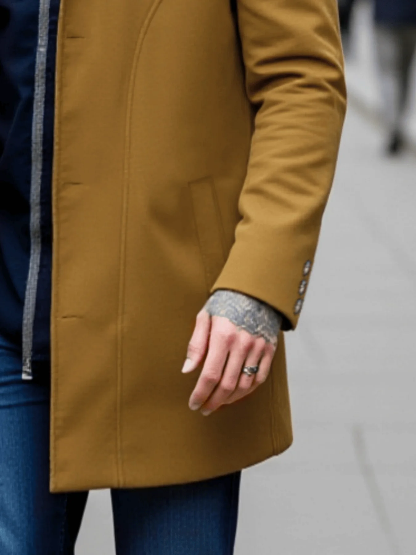 Casaco falso de duas peças, trench coat de inverno, retenção avançada, tendência, zíper e botão, design elegante, urbano, tempo frio, forrado