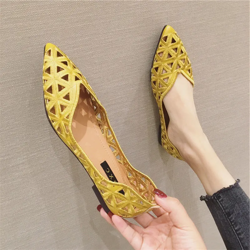 

Flat Shoes Women 2026 Summer Pointy Joker Hollow Leisure Commuter Flat Spring Elegant Women's Shoes Breathable Hole Shoes