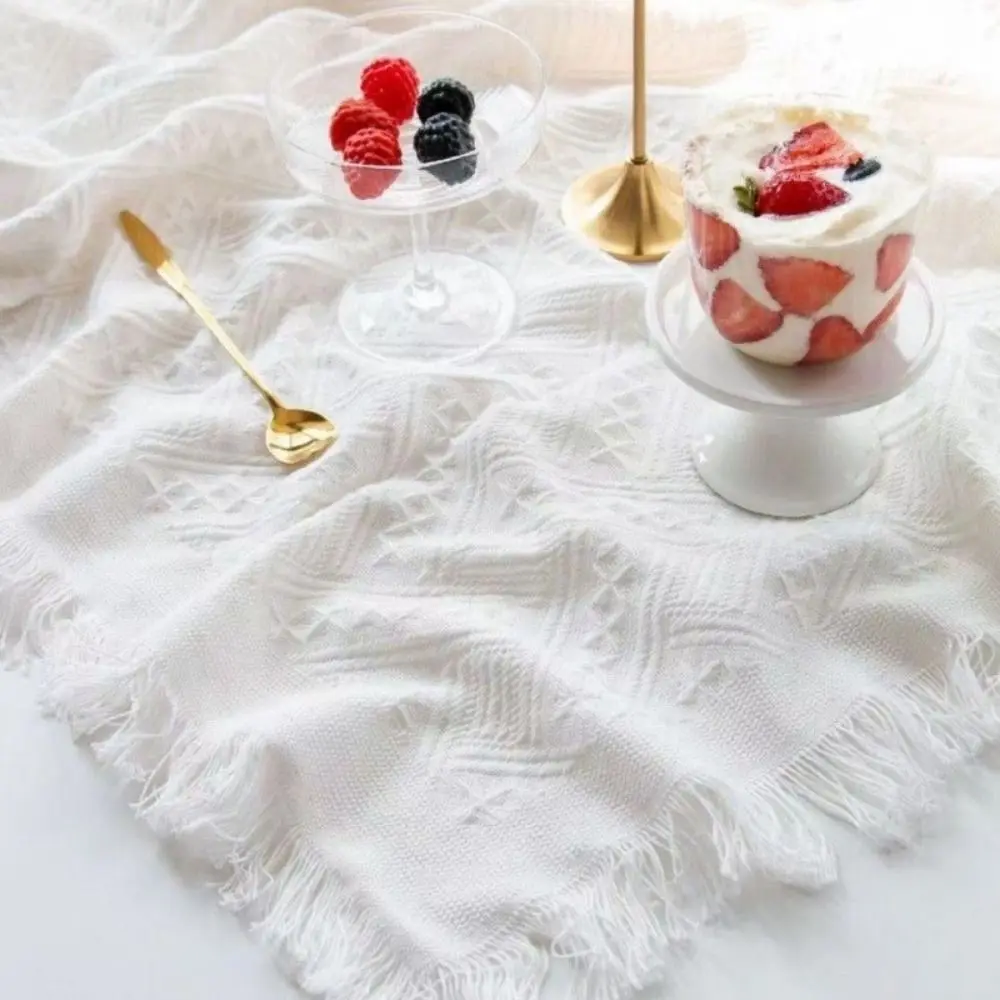 High Quality 90*90cm/90*150cm/90*180cm French Picnic Mat with Storage Belt White Moisture-Proof Mat Picnic Cloth