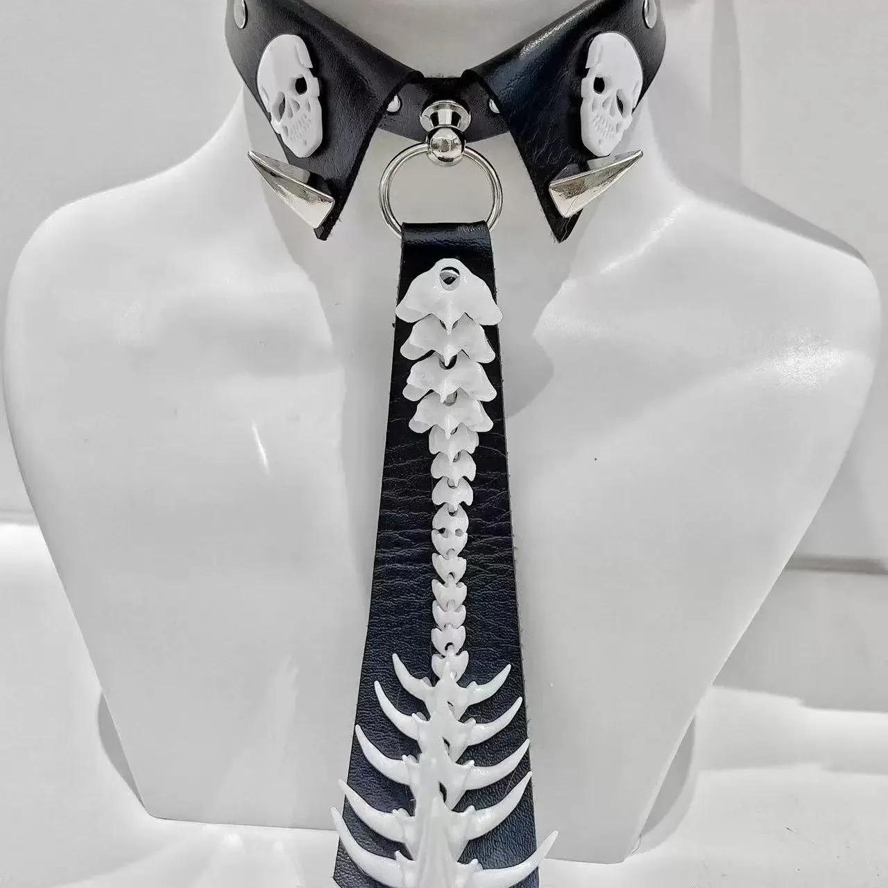 

Black Choker Bone Shape Inlay Leather Skull Rivet Metal Hip Hop Punk Neck Tie Techwear Style Gothic Vintage Y2K Tie Necklace