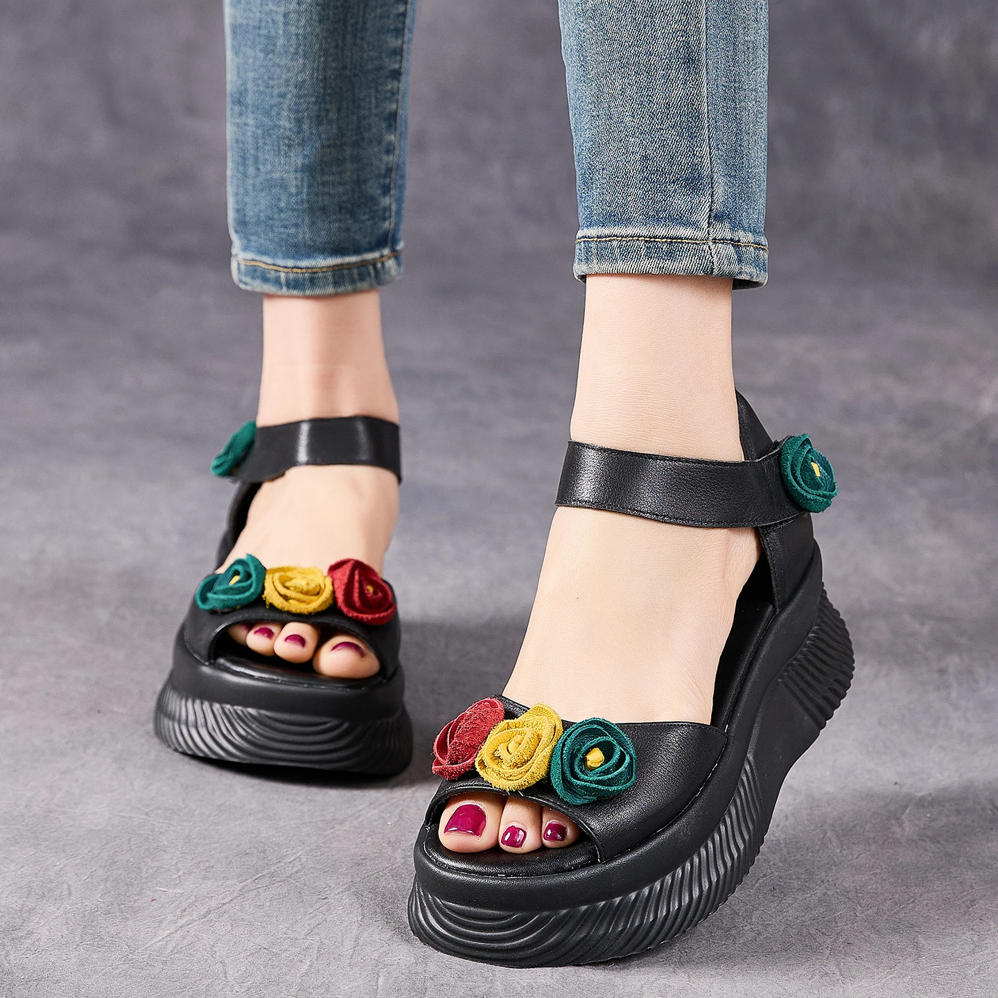 

GKTINOO 2026 Новые ретро-сандалии с цветочным узором, на платформе, с открытым носком, дышащие, из натуральной кожи, универсальные летние женские туфли