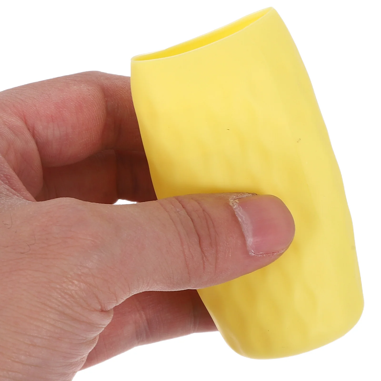 

Protective Sleeve for Small Refill Bottles Leak-Proof Portable Case Suitable for Travel Cosmetics Essential Liquid Containers