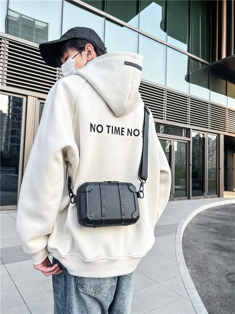 New Vintage 2024 Men Square Bags Punk Rivets Box Shoulder Crossbody Bags Women Handbag Street Party Bags Cool Boys and Girls