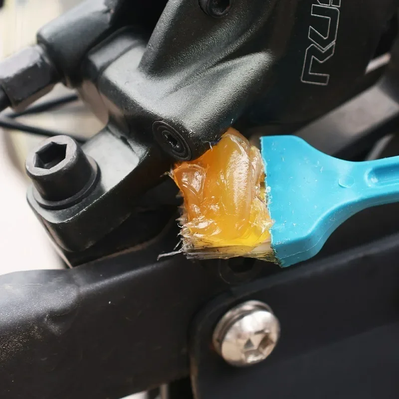 จาระบีลิเธียมสีเหลือง ทนความร้อนสูง สูตรน้ำมันอเนกประสงค์จากแร่ สำหรับหล่อลื่นบานพับหลังคาซันรูฟ รถยนต์  100 กรัม