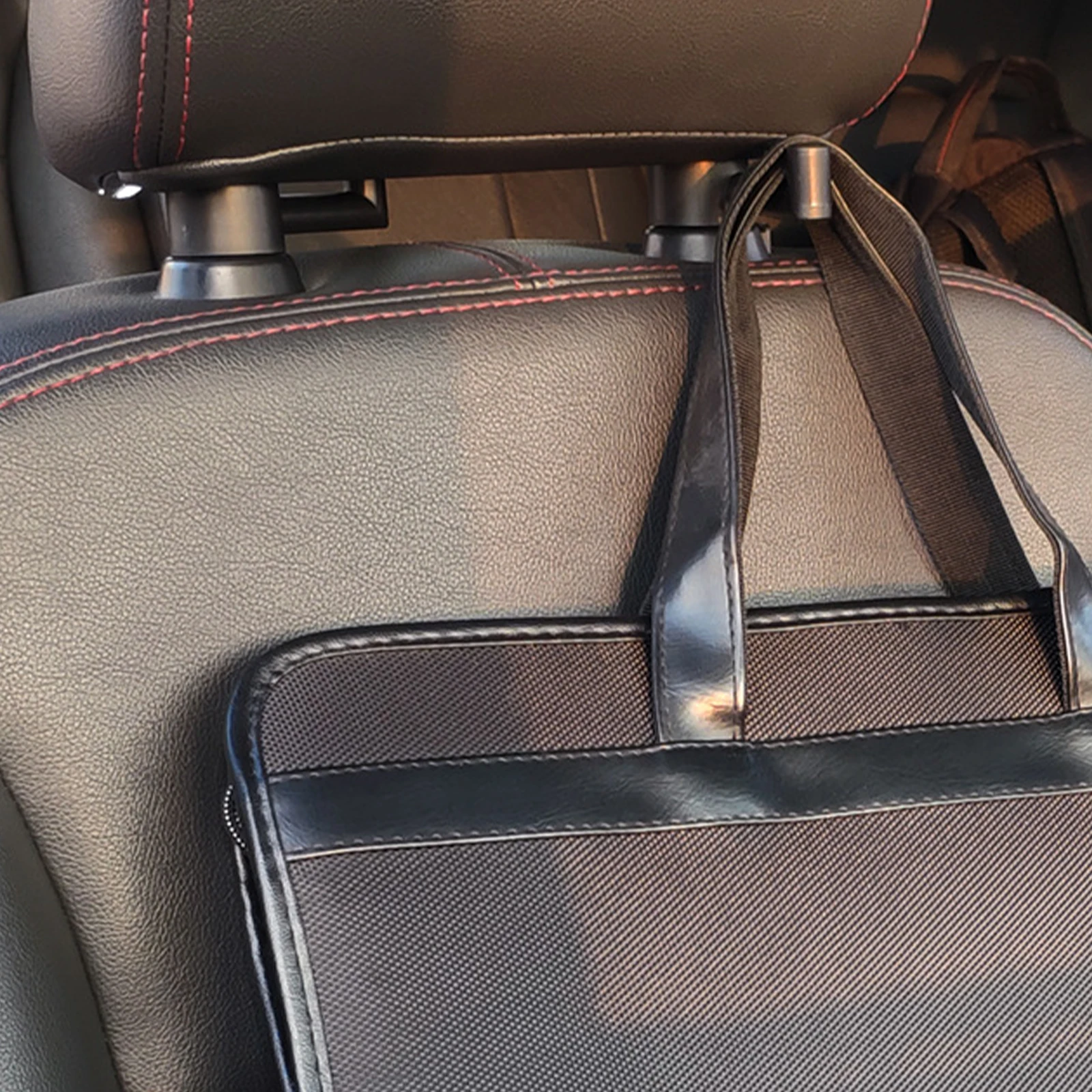 

2 pcs Car Seat Hooks Black Headrest Storage Hanger Wallet Rear Seatback Vehicle Back Seat Hooks for Car ABS Long Use