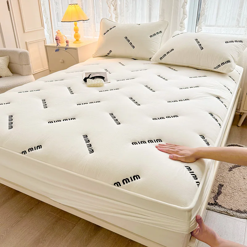 

1 pc Quilted Mattress Cover White Color Letter Embroidery Bed Cover Single/Queen/King Mattress Protector Thick Fitted Bed Sheet