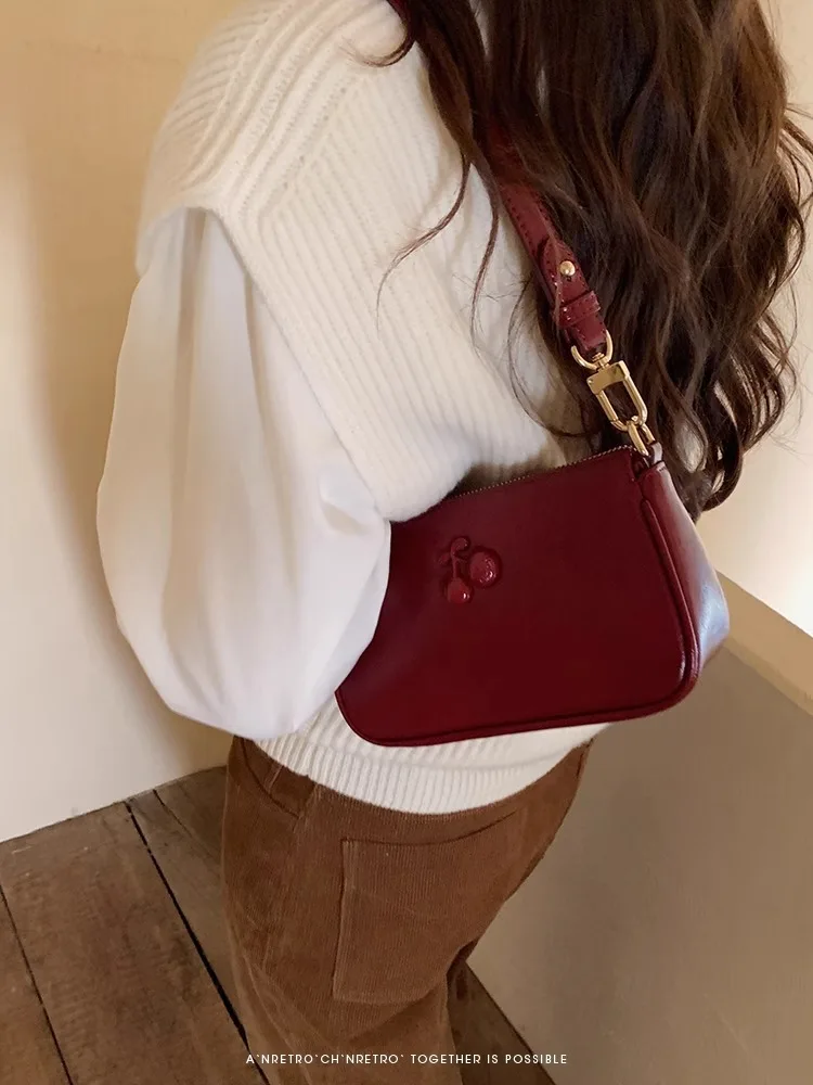 Light Luxury Lady Underarm Bag 2024 New Designer Cherry Sweet Girl Zipper Crossbody Bag Simple Elegant All-matched Handbag Trend